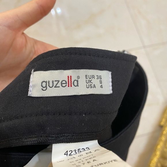 NEW skirt with button detailing - Picture 5 of 6